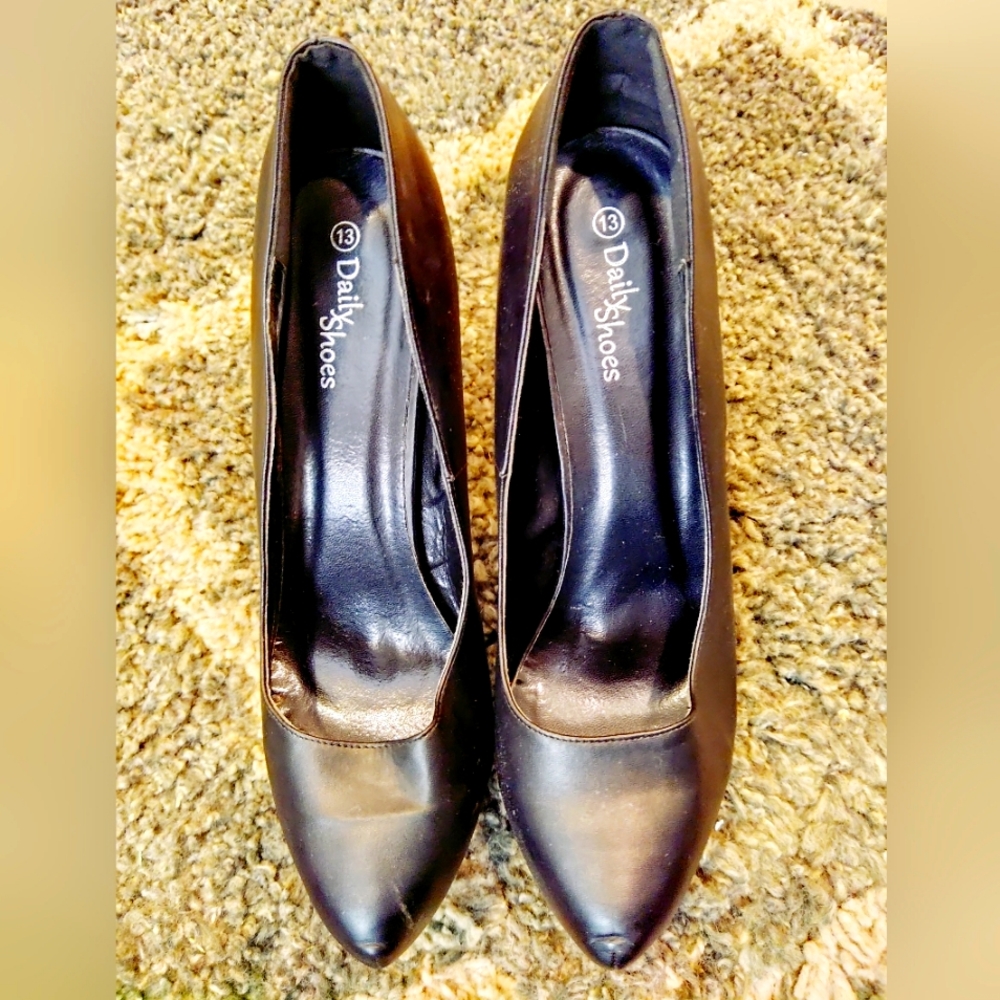 Daily shoes black platform pumps